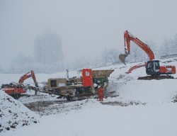 Gradbišče v snegu